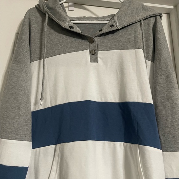 ✨NWOT✨ Women's Colorblock Hoodie - Picture 2 of 5